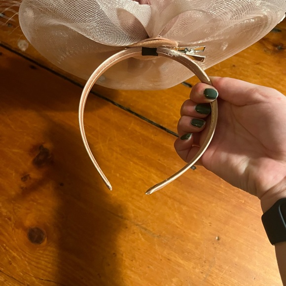 Pink/Peach Fascinator - Picture 10 of 10